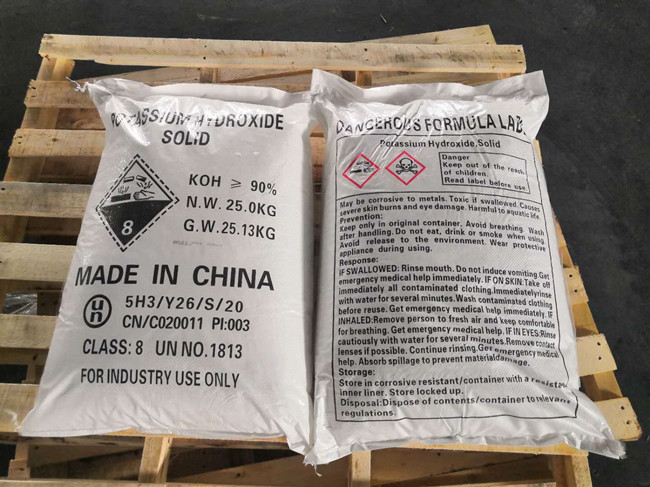 هيدروكسيد البوتاسيوم 90٪